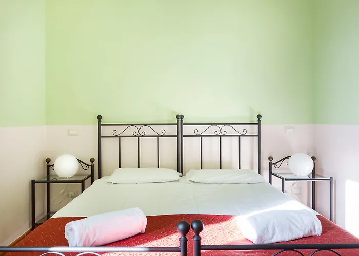 Domus Sessoriana Bed & Breakfast 4*