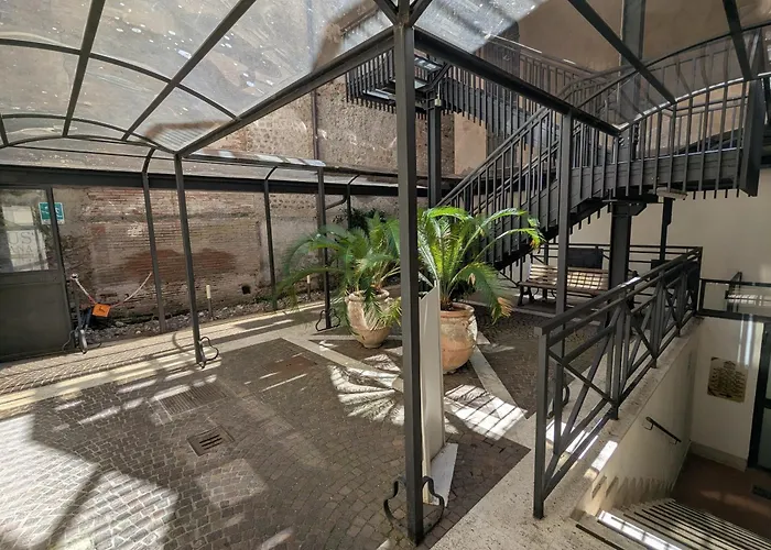 Domus Sessoriana Bed & Breakfast 4*